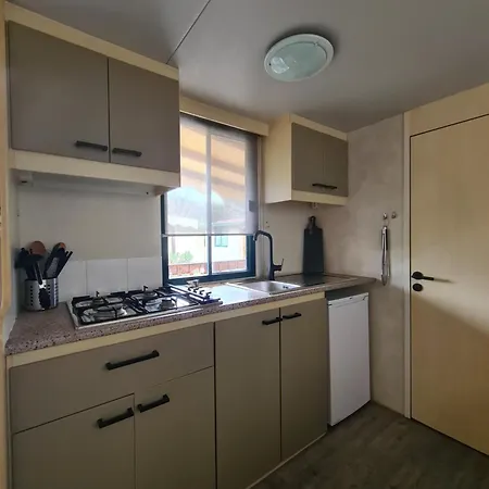 Comfortabele Familie Met Veranda Incl Airco Dichtbij Zee! Chalet *