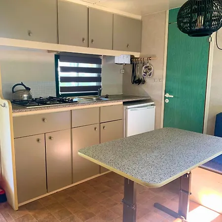 Comfortabele Familie Met Veranda Incl Airco Dichtbij Zee! בקתה *